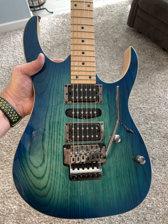 Ibanez RG Series RG470AHM 6-String Electric Guitar Blue Moon Ibanez RG Series RG470AHM 6-String Electric Guitar Blue Moon