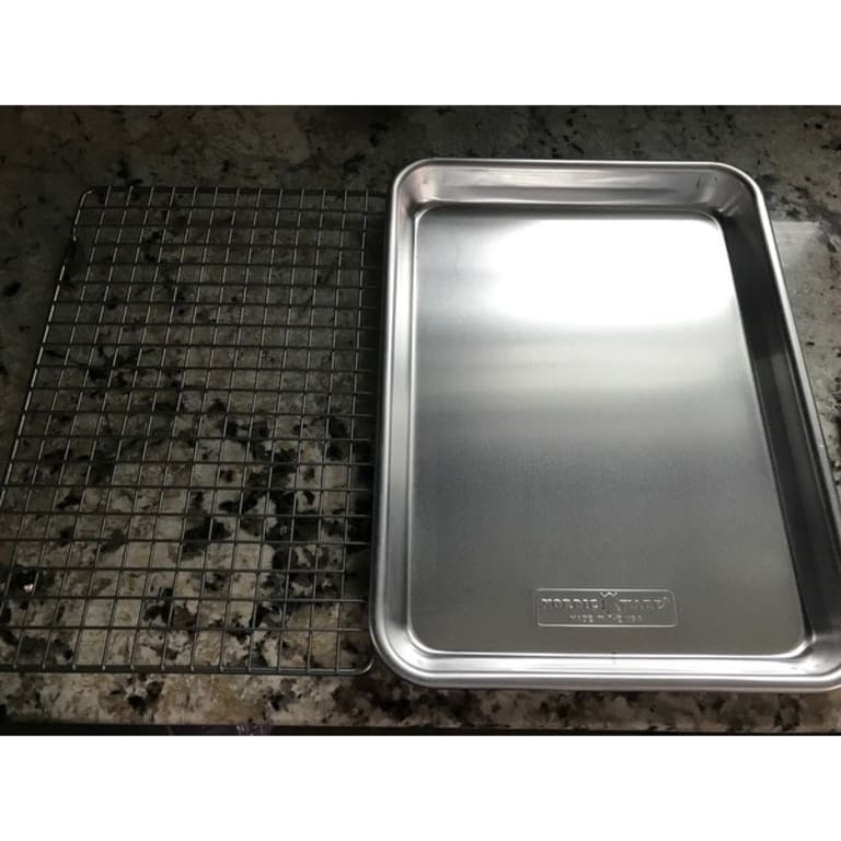 Nordic Ware Naturals Quarter Sheet with OvenSafe Nonstick Grid On
