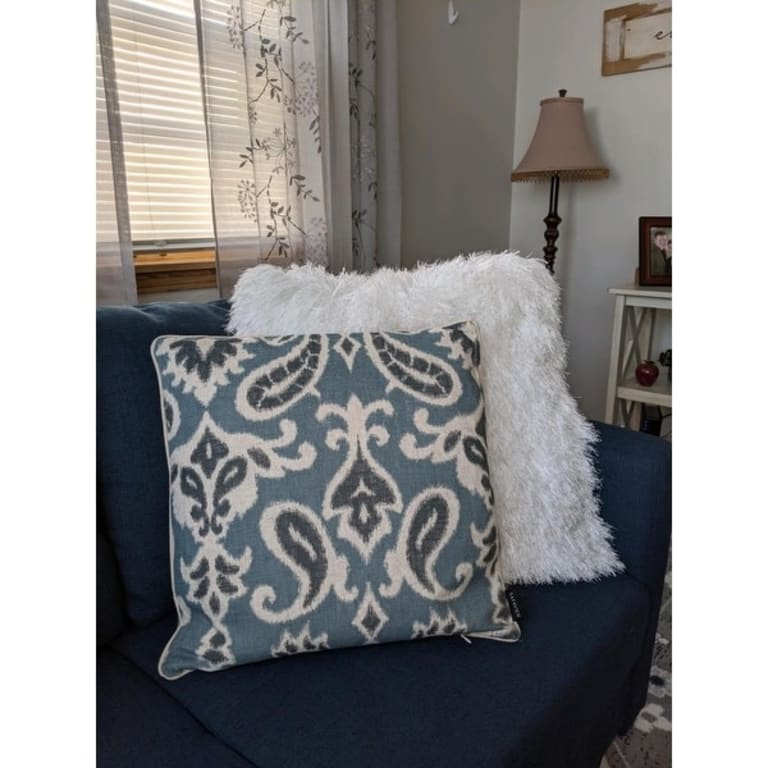 Safavieh Paisley 18 Inch Blue Decorative Pillows Set Of 2 Bed Bath And Beyond 7110210 