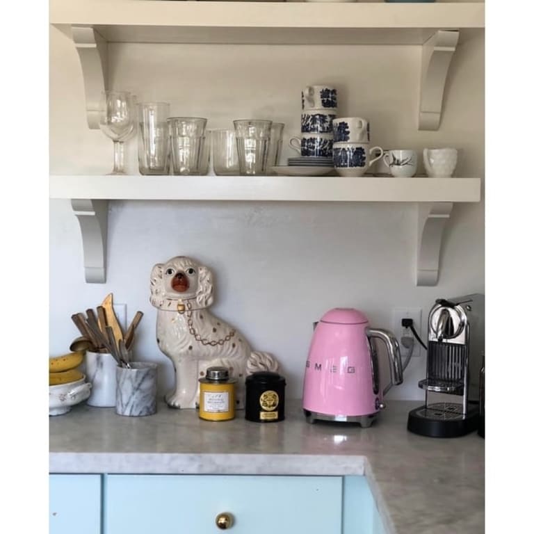 Smeg KLF03PKUS 50's Retro Style Electric Kettle Pink - Bed Smeg KLF03PKUS 50's Retro Style Electric Kettle Pink - Bed