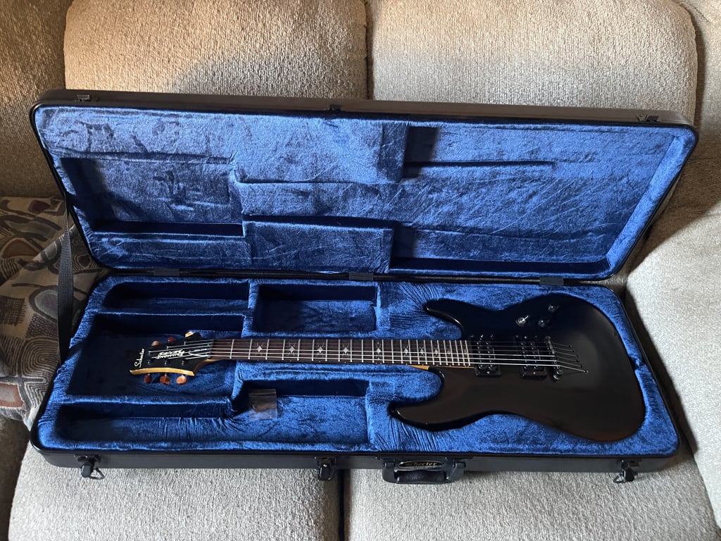 Schecter Guitar Research Diamond Series SGR-1C Molded Guitar