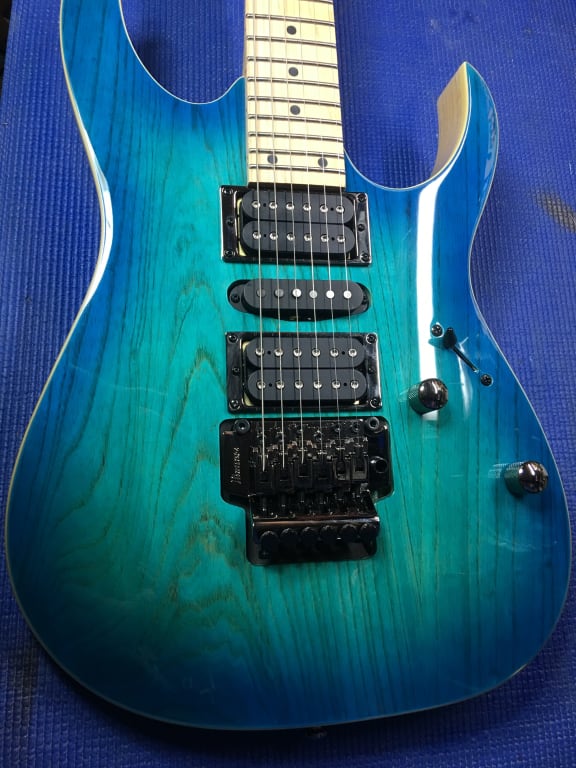 Ibanez RG Series RG470AHM 6-String Electric Guitar Blue Moon Ibanez RG Series RG470AHM 6-String Electric Guitar Blue Moon