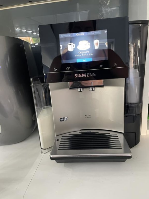  Siemens EQ.700 TQ703GB7 Wifi Connected Bean to Cup Coffee  Machine - Black / Silver : לבית ולמטבח