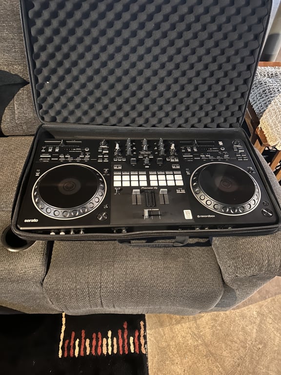 Pioneer DJ DDJ-REV5 Open Format DJ Controller Black | Guitar Pioneer DJ DDJ-REV5 Open Format DJ Controller Black | Guitar
