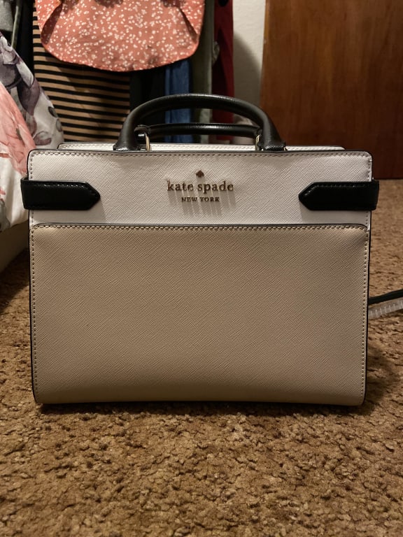 What's in my KATE SPADE MEDIUM STACI Satchel? It Holds More Than I Thought!  