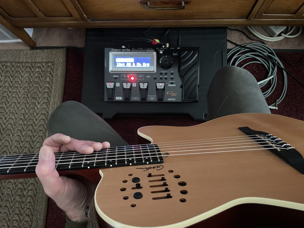 Roland GR-55 Guitar Synthesizer Black With GK-3 Divided Roland GR-55 Guitar Synthesizer Black With GK-3 Divided