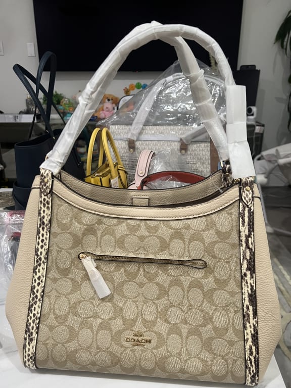 COACH OUTLET KRISTY SHOULDER BAG UNBOXING 