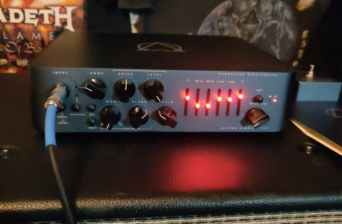 Darkglass Alpha-Omega 900 900W Bass Amp Head Blue | Guitar