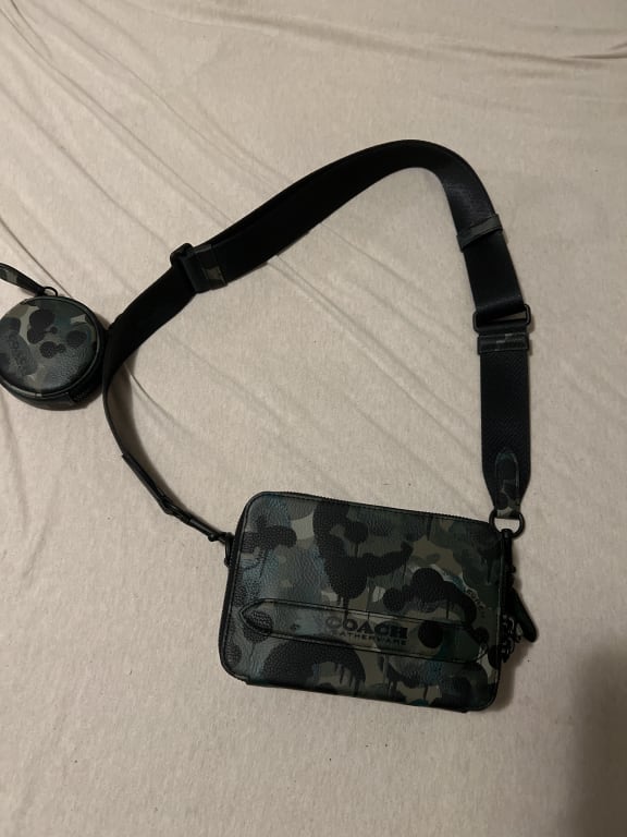 BAPE ABC Camo Shoulder Bag NavyBAPE ABC Camo Shoulder Bag Navy - OFour