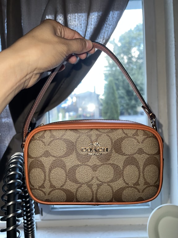 COACH Jamie Wristlet vs COACH Nolita 19: What fits & Friend Mail 