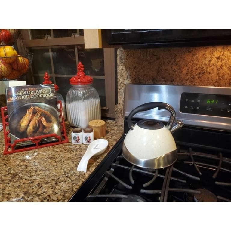 MegaChef 3 Liter Stovetop Whistling Kettle in Light Tan Speckle Bed