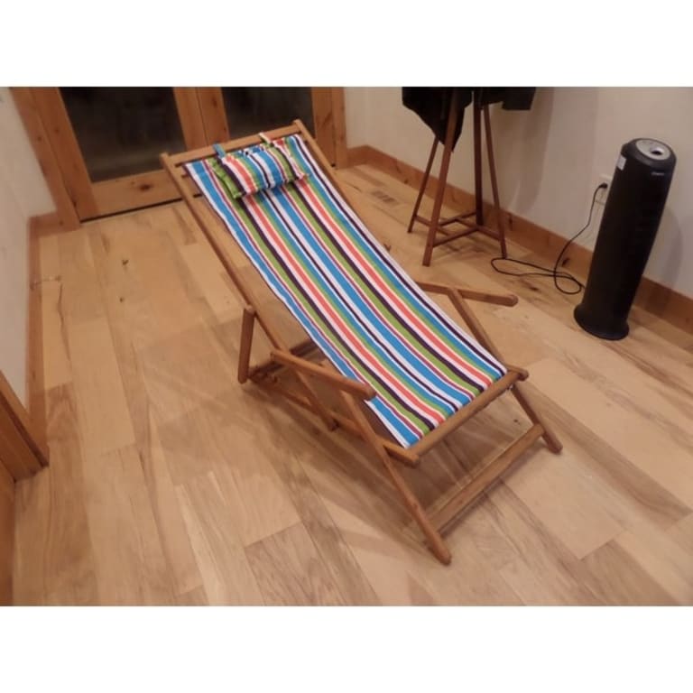 vidaXL Folding Beach Chair Fabric and Wooden Frame Multicolor 44.1