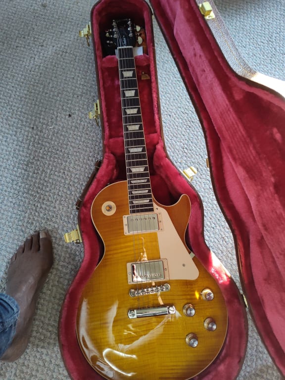 Gibson Les Paul Standard '60s Limited-Edition Electric Gibson Les Paul Standard '60s Limited-Edition Electric