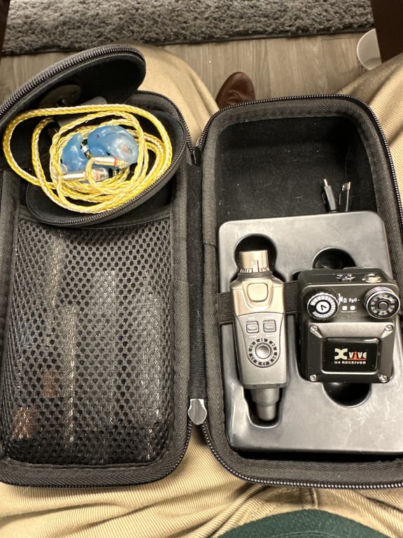 Xvive U4 In-Ear Monitor Wireless System Set | Guitar Center Xvive U4 In-Ear Monitor Wireless System Set | Guitar Center