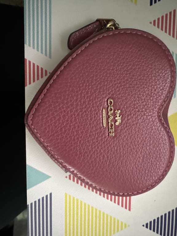 Coach women card holder wallet valentine collection, Women's Fashion, Bags  & Wallets, Purses & Pouches on Carousell