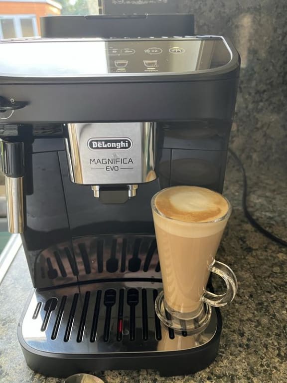 De'Longhi Magnifica Evo espresso machine with frother review