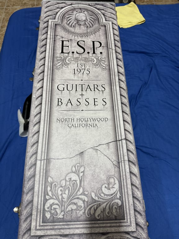ピグレット ESP LTD Kirk Hammett Signature KH-WZ White Zombie Electric