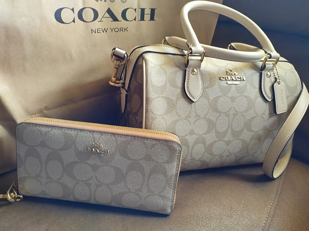 Shop Coach Flower Patterns Canvas Blended Fabrics Chain Leather Logo by  BEURSELF