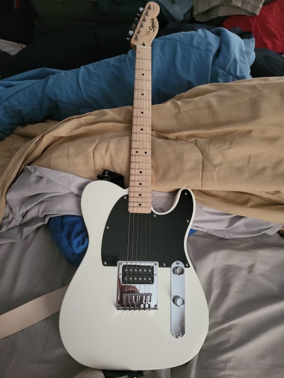 Squier Sonic Esquire H Maple Fingerboard Electric Guitar Squier Sonic Esquire H Maple Fingerboard Electric Guitar