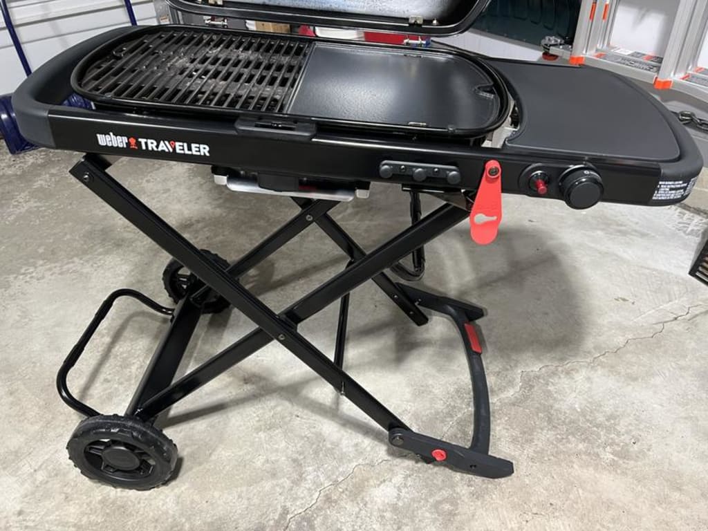 Weber Traveler Stealth Edition Portable 1 Burner Liquid Propane