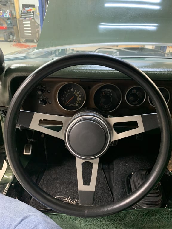 New World Motoring 15" Classic Nostalgia Black PVC Grip Steering Wheel – 3 Spoke Slotted