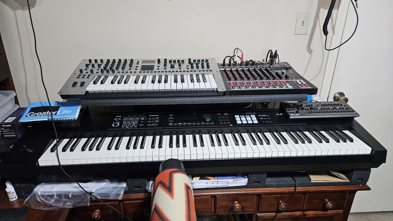 Roland GAIA 2 Advanced Virtual Analog Synthesizer | Guitar