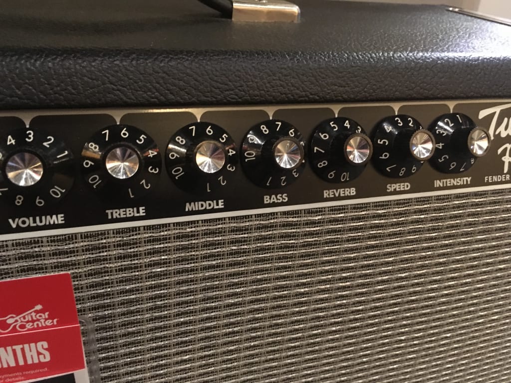 Open Box Fender Vintage Reissue '65 Twin Reverb 85W 2x12 Open Box Fender Vintage Reissue '65 Twin Reverb 85W 2x12