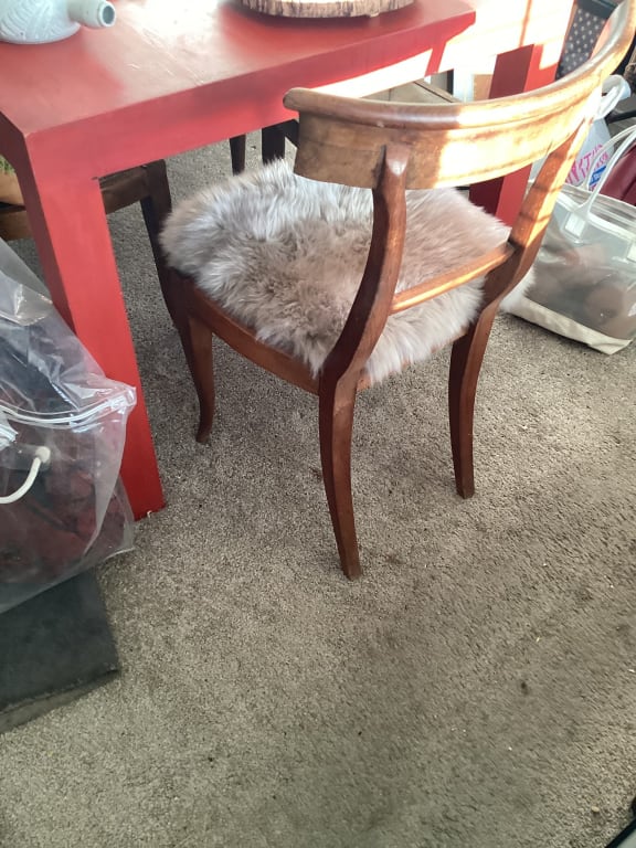Customer Image Captioned: Dining room chair