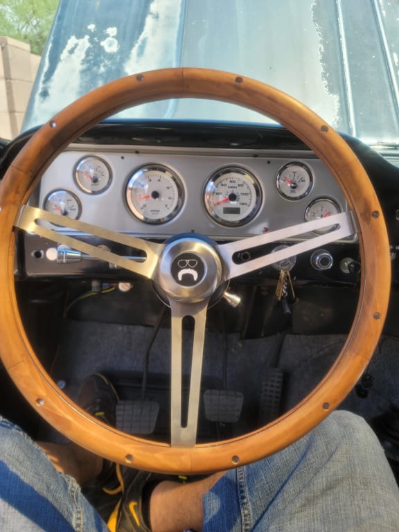 Grant 967 15 Inch Classic Nostalgia Wood Steering Wheel w/ Chevy Horn
