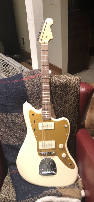 Squier J Mascis Jazzmaster Electric Guitar Vintage White Squier J Mascis Jazzmaster Electric Guitar Vintage White