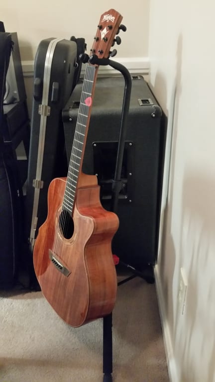 Fender Deluxe Hanging Guitar Stand | Guitar Center