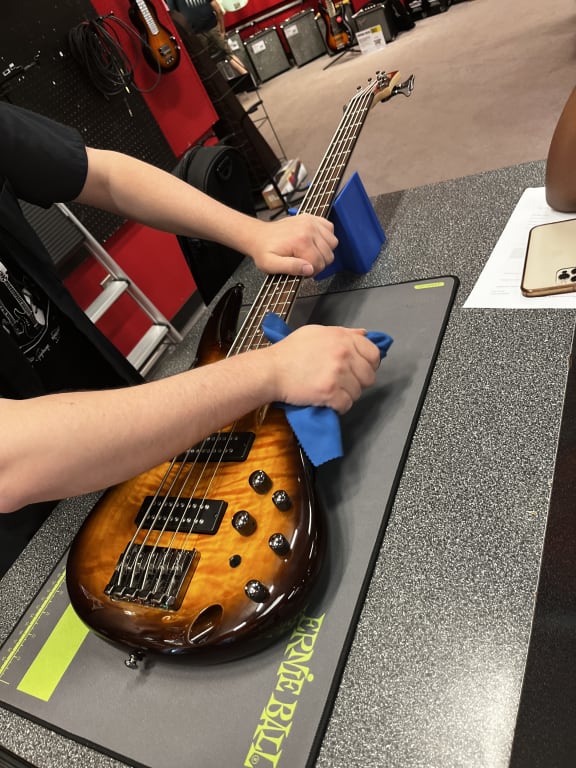 Ibanez SR405EQM Quilted Maple 5-String Electric Bass Guitar Ibanez SR405EQM Quilted Maple 5-String Electric Bass Guitar