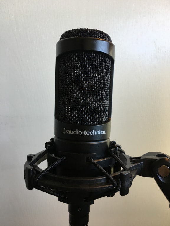 Audio-Technica AT2035 Cardioid Condenser Microphone | Guitar Audio-Technica AT2035 Cardioid Condenser Microphone | Guitar