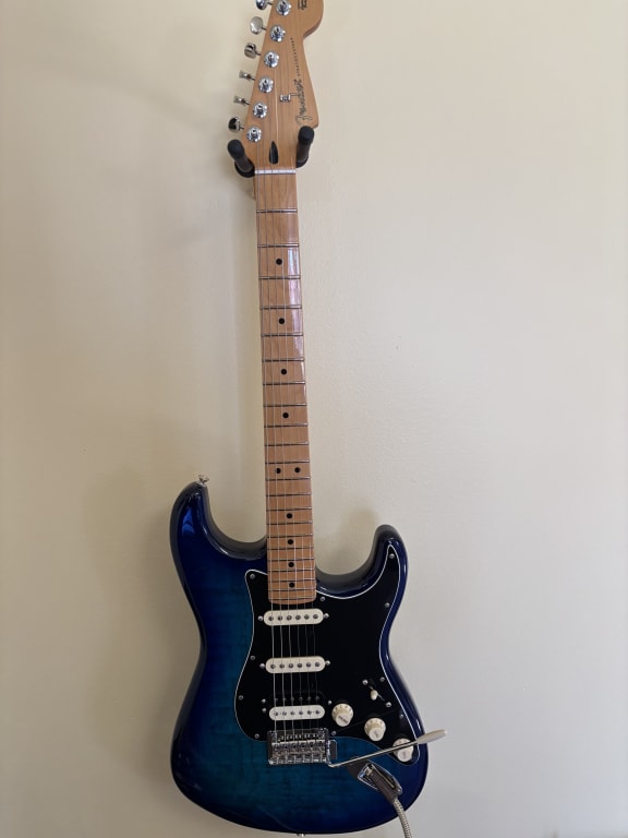 Fender Player II Stratocaster HSS Plus Top Maple Fingerboard Fender Player II Stratocaster HSS Plus Top Maple Fingerboard