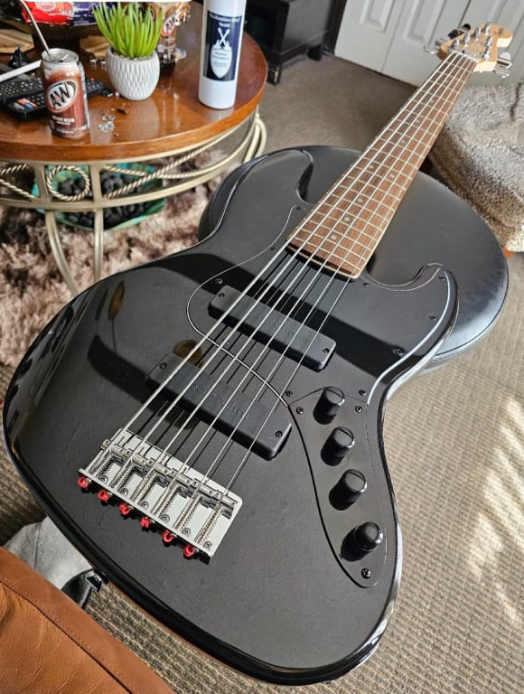 Squier Affinity Series Jazz Bass VI Black Metallic | Guitar Center