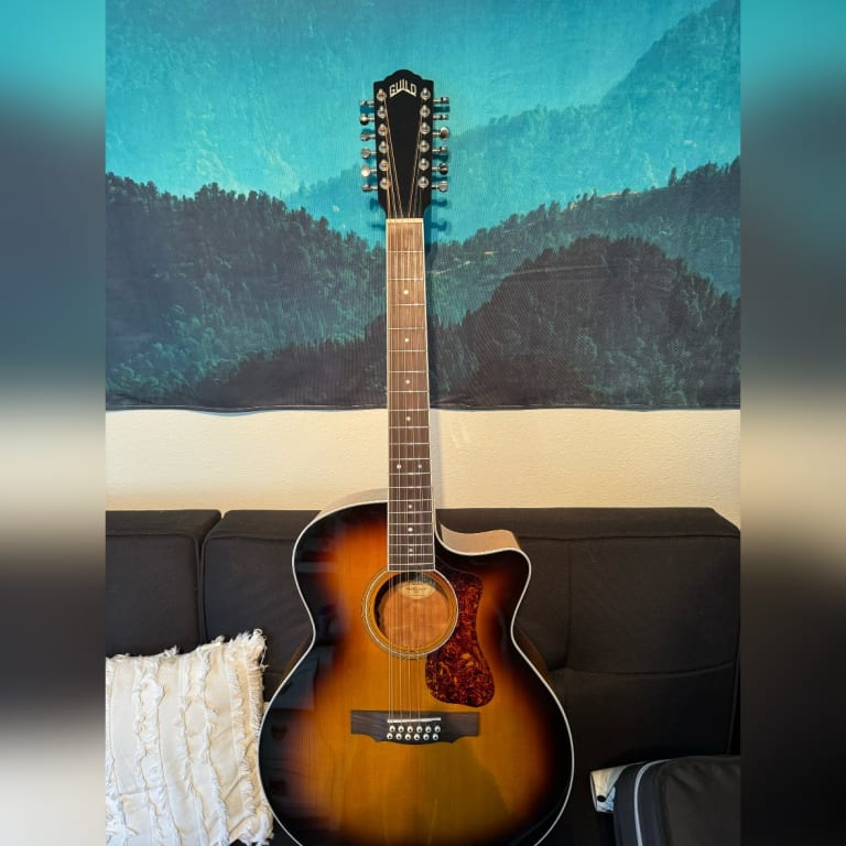 Guild F-2512CE Deluxe 12-String Cutaway Jumbo Acoustic
