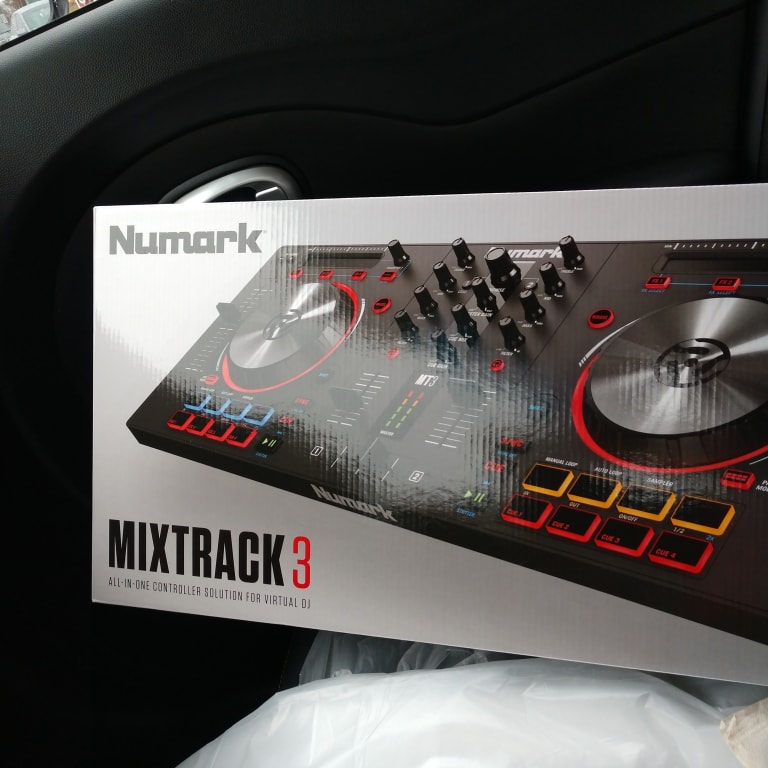 Numark MixTrack 3 DJ Controller | Guitar Center