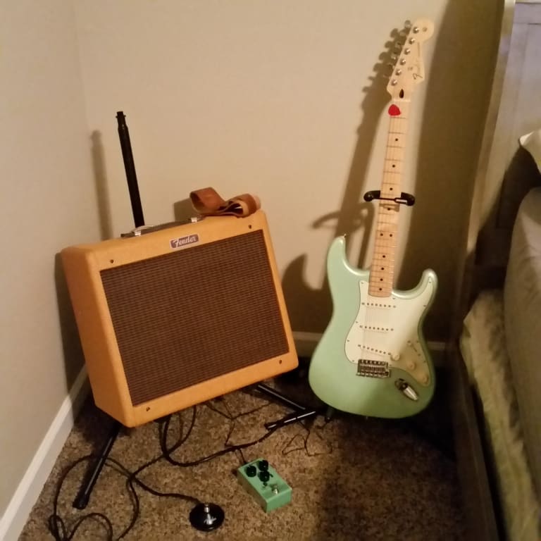 Fender 1-Button Footswitch for Mustang and Blues Junior Amps Fender 1-Button Footswitch for Mustang and Blues Junior Amps