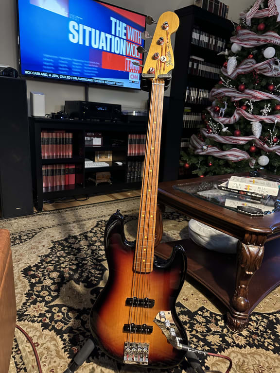 Fender Jaco Pastorius Fretless Jazz Bass Guitar 3-Color Sunburst