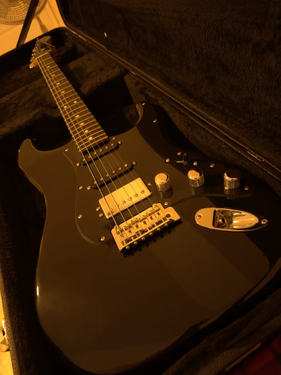 Fender Stratocaster HSS Ebony Fingerboard Limited-Edition Electric