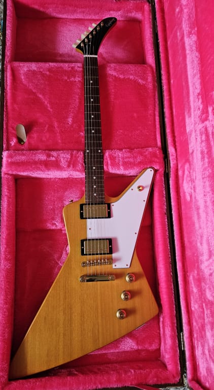 Epiphone 1958 Korina Explorer Outfit Electric Guitar Aged Epiphone 1958 Korina Explorer Outfit Electric Guitar Aged