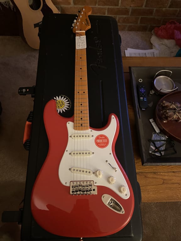 ギター squier classic vibe festa red Amazon.com: Squier Classic Vibe FSR 50s Stratocaster Electric