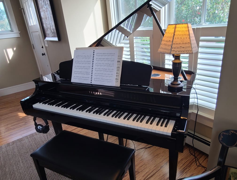 Yamaha Clavinova CLP-795GP Digital Grand Piano With Bench Polished