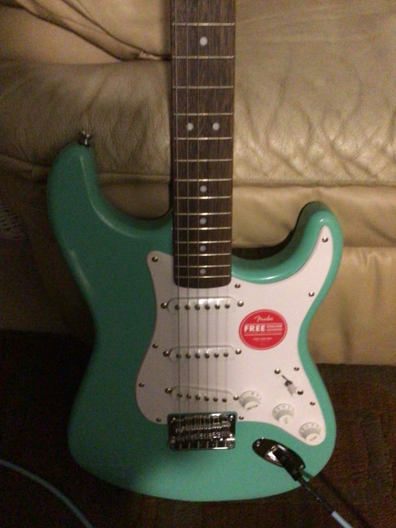 Squier Bullet Stratocaster Hardtail Limited-Edition Electric