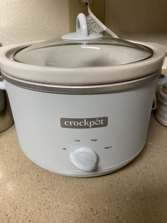 Crock Pot 5025-WG-NP Manual Slow Cooker, 2.5 Qt, Round, White