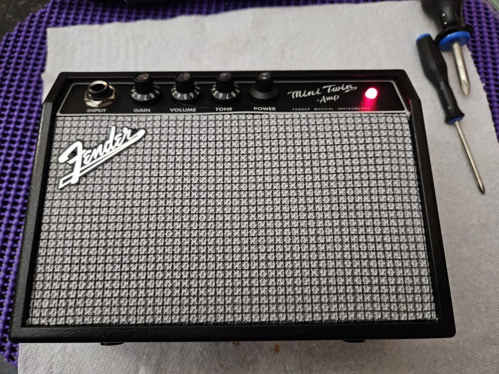 Fender Mini '65 Twin 1W 2x3 Guitar Combo Amp Black | Guitar Center