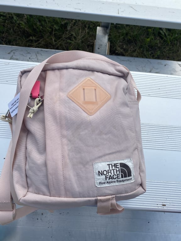 THE NORTH FACE ショルダーバッグ バークレークロス NF0A52VT 楽天市場】5%OFFクーポン配布中！THE NORTH FACE ザ ノース