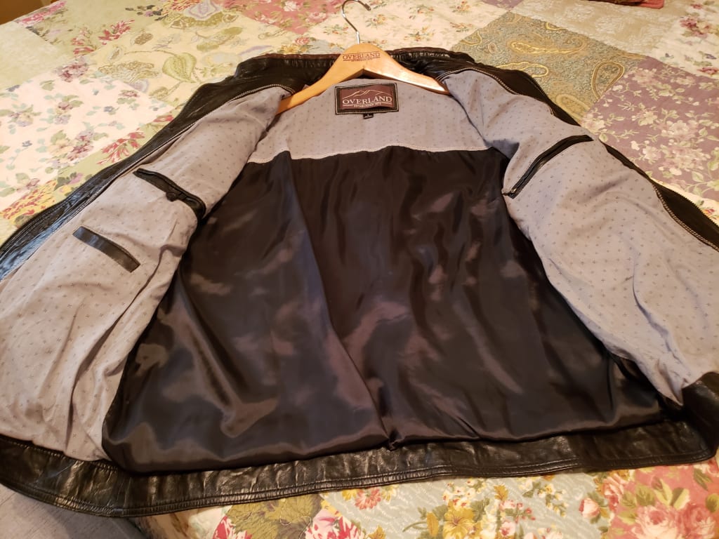 Customer Image Captioned: Inside pockets