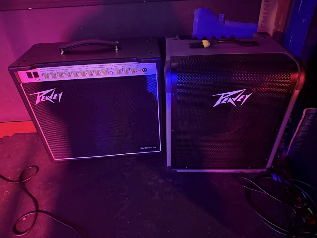 Peavey MAX 100 100W 1x10 Bass Combo Amp Gray and Black | Guitar Center