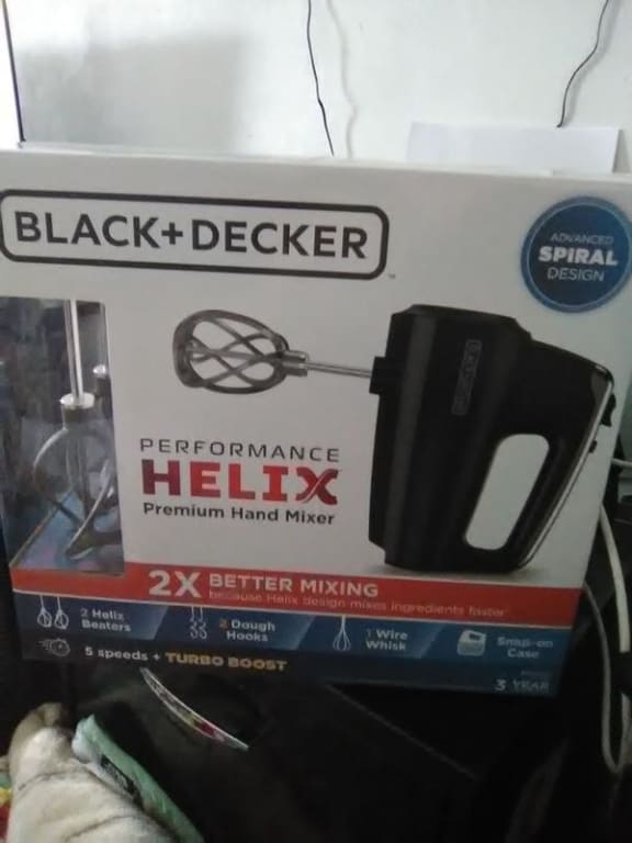 Black + Decker Helix Premium Hand Mixer, Performance, Utensils
